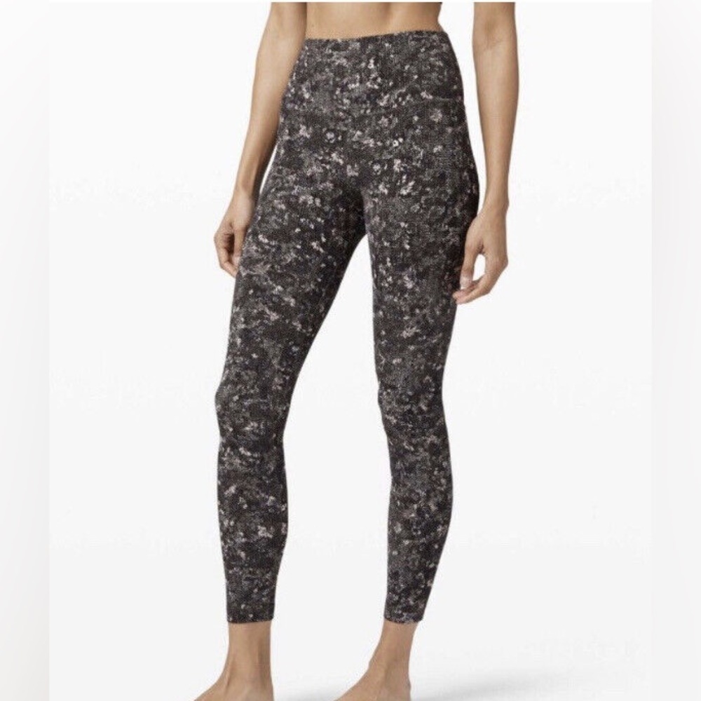 Lululemon Athletica Black and White Leggings for Ultimate Comfort - Picture 6 of 10